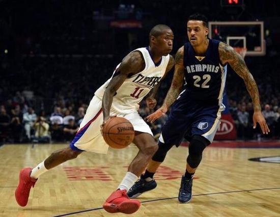 球员中脱颖 球员中脱颖