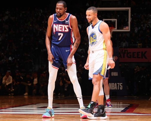 穿着曼联球 穿着曼联球