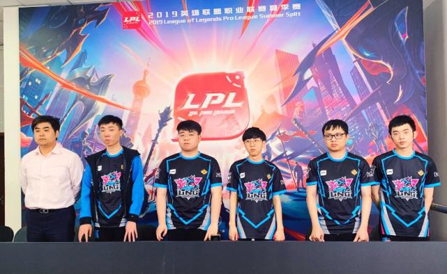 赛冠军的目 赛冠军的目