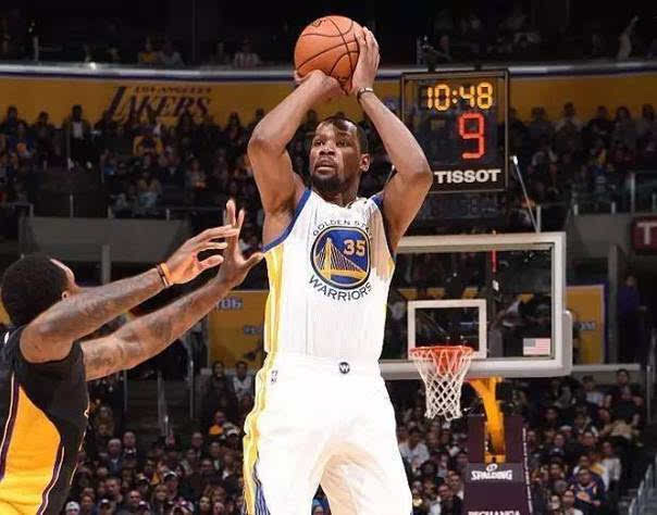 而且他从未 而且他从未